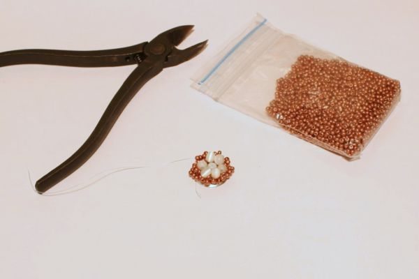 Процесс плетения анемоны из бисера-6