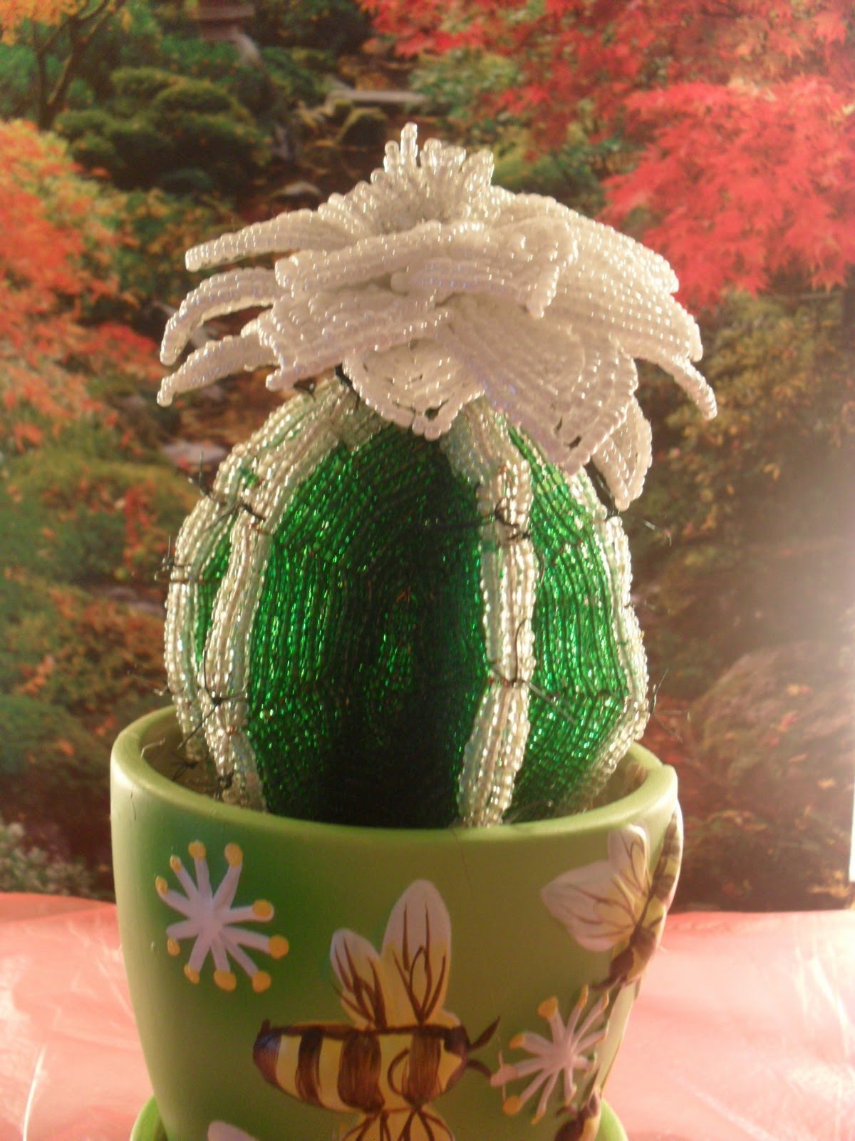 Красивые кактусы плетенные из бисера.  Мастер-класс фото 8.