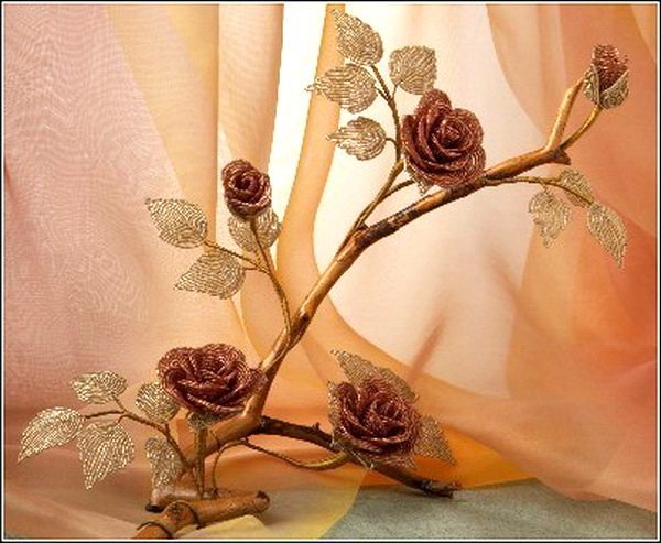 розы из бисера Аллы Масленниковой