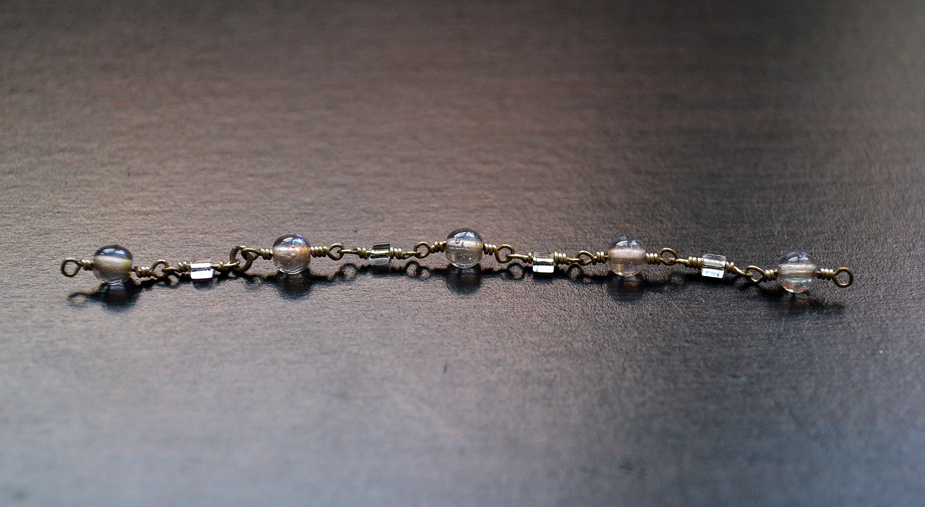 Слейв браслет из бисера и бусин-отрежьте кусок ожерелья