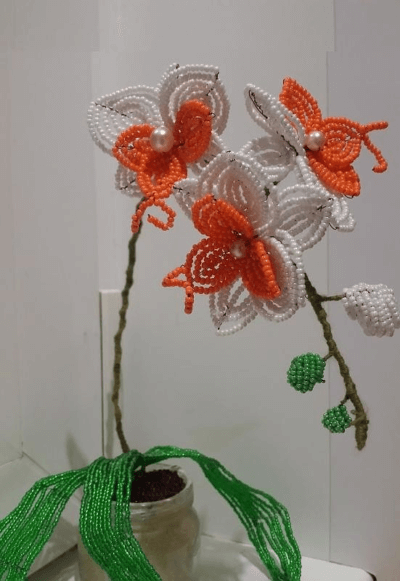 Орхидея из бисера в горшке