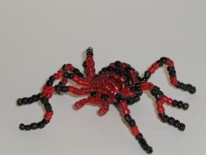 Объемный паук из бисера