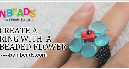 Кольцо из бисера с цветком