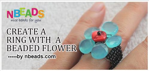 Кольцо из бисера с цветком
