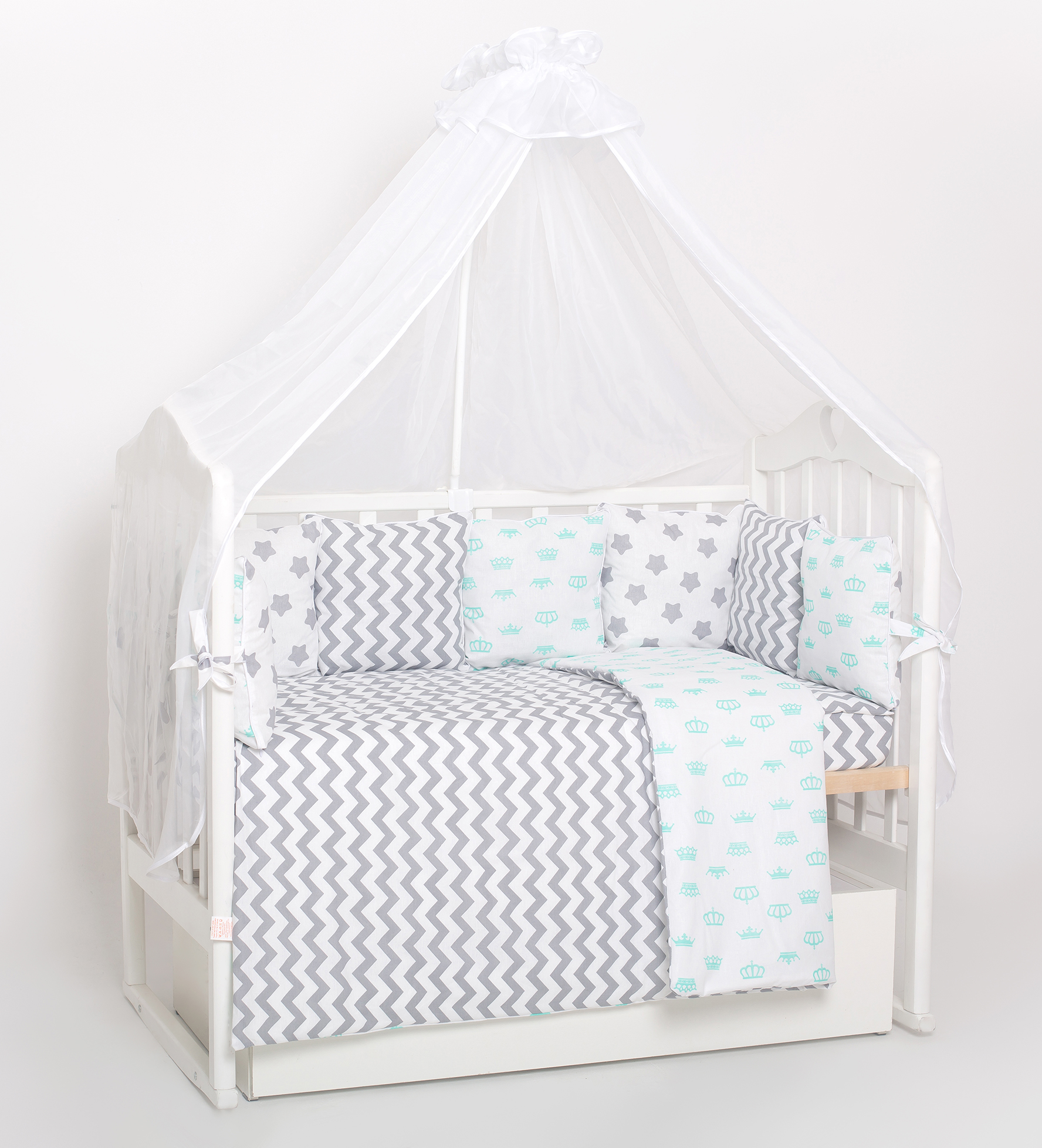набор в детскую кроватку